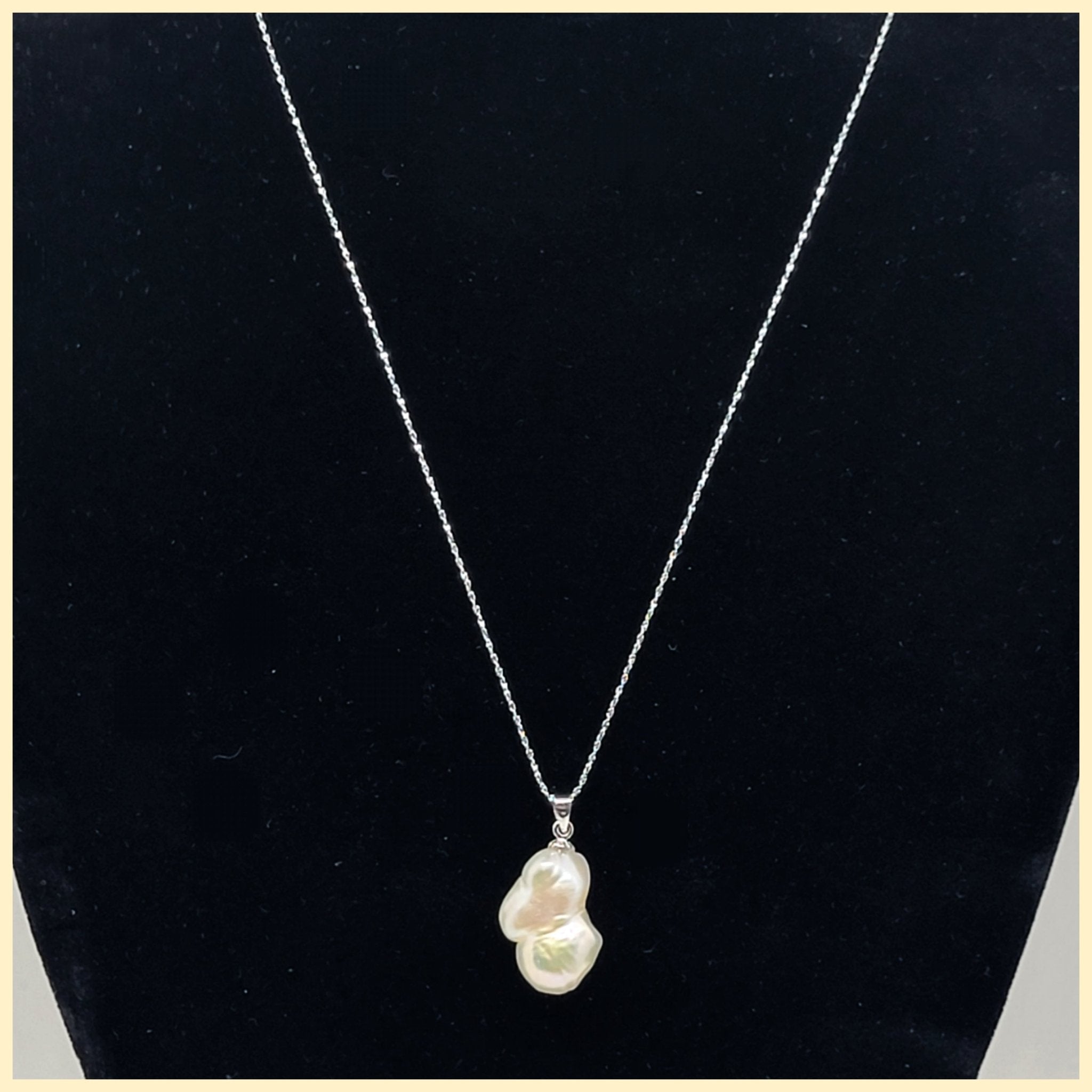 Baroque Pearl Pendant Necklace