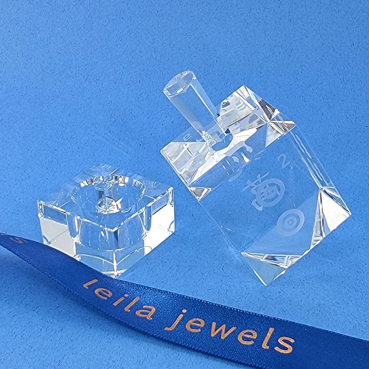 Etched Crystal Mah Jongg Dreidel with Stand