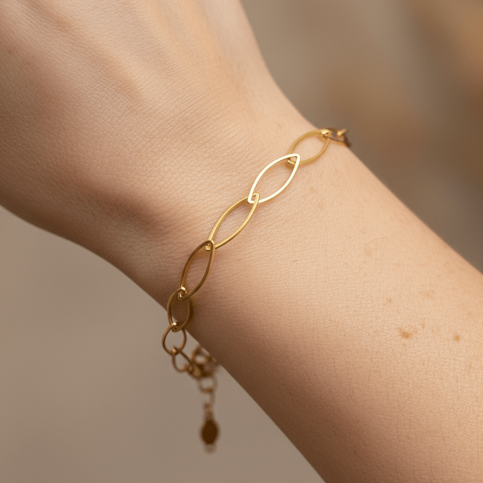 Classic Eyelet Chain Bracelet