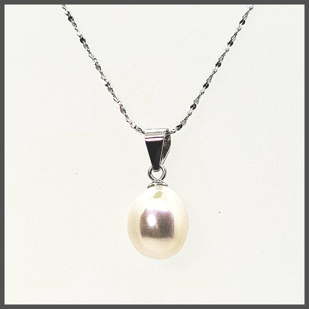 Pearl Teardrop Necklace