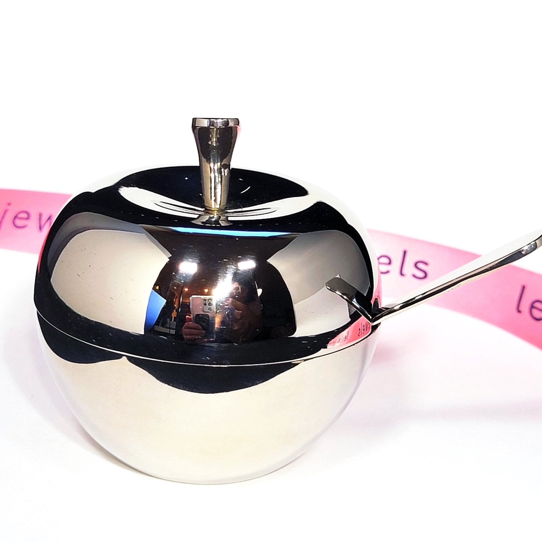 Apple Bowl with Lid